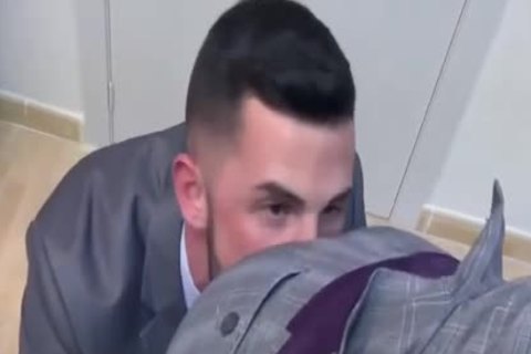 sucking   Mega Cut 10-Pounder In Suit