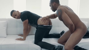 NoirMale: Muscled Trent King blowjob cum